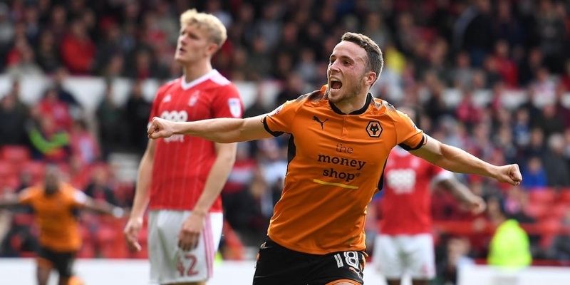 Nhận định phong độ hai đội hé lộ sự đối lập sinh tồn-khủng hoảng